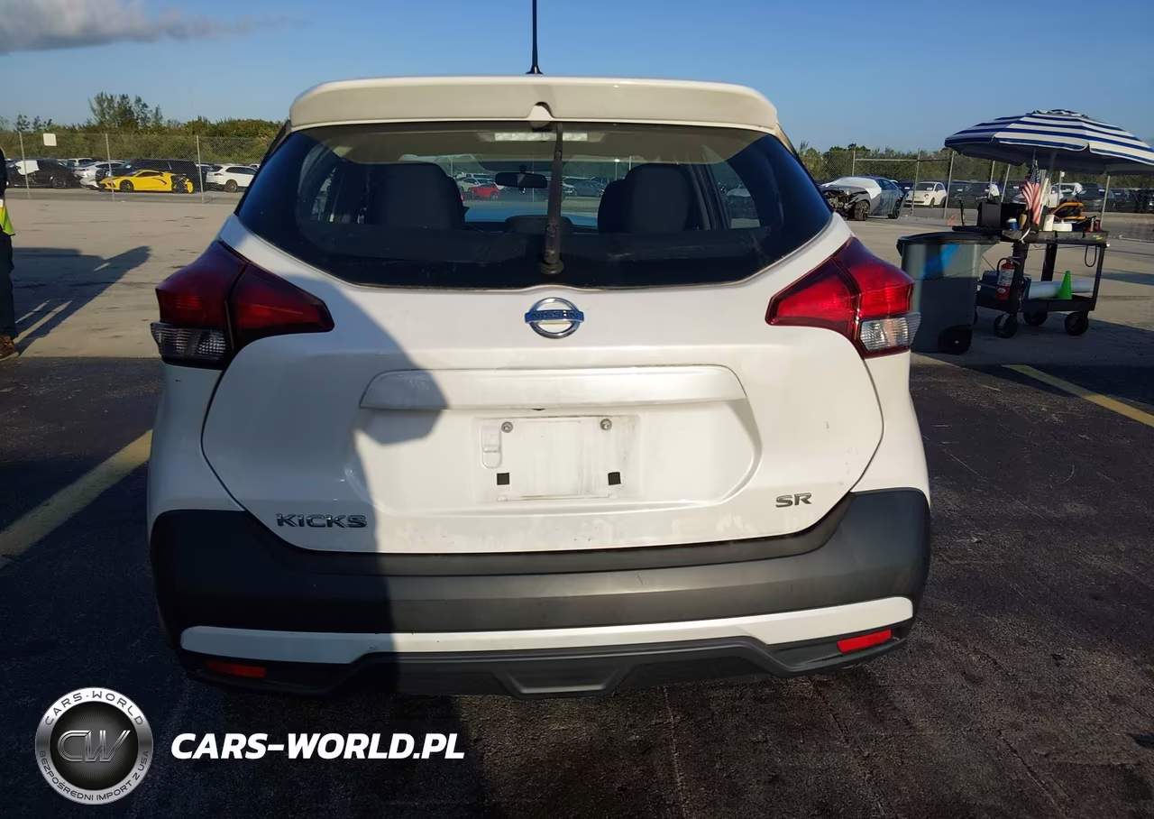2018 Nissan Kicks Sr VIN:3N1CP5CUXJL535705 - 16