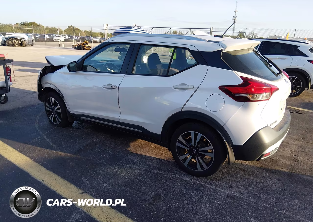 2018 Nissan Kicks Sr VIN:3N1CP5CUXJL535705 - 3