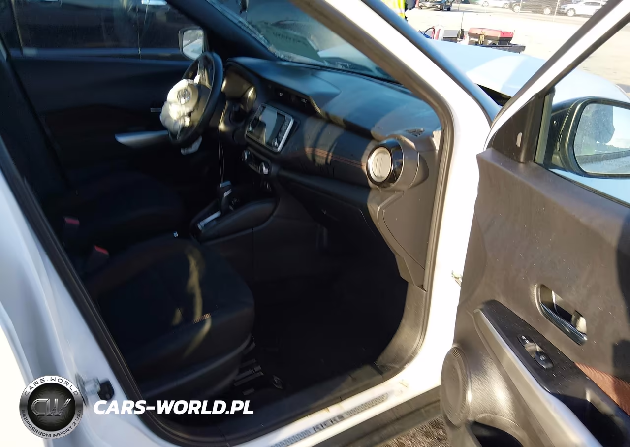 2018 Nissan Kicks Sr VIN:3N1CP5CUXJL535705 - 5