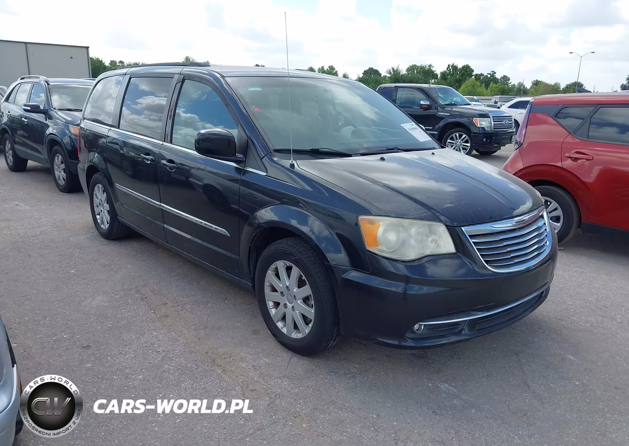 2014 Chrysler Town & Country Touring – zdjęcie 1 z 11