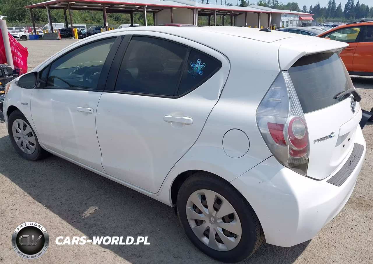 2012 Toyota Prius C Two VIN:JTDKDTB32C1022604 - 3