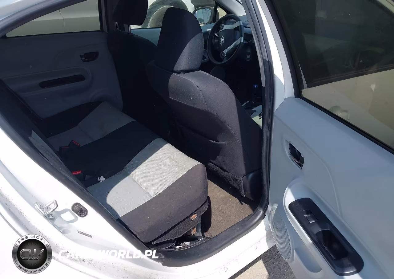 2012 Toyota Prius C Two VIN:JTDKDTB32C1022604 - 8