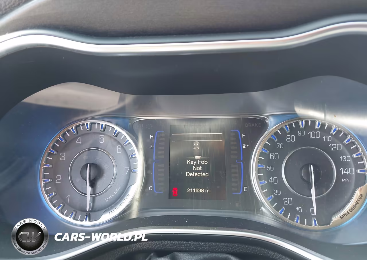 2016 Chrysler 200 Limited VIN:1C3CCCAB5GN132064 - 7