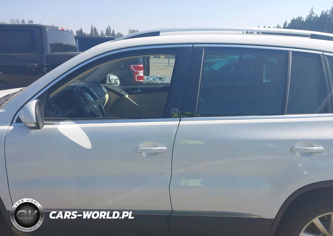 2017 Volkswagen Tiguan 2.0T Wolfsburg Edition VIN:WVGSV7AX8HW503813 - 14