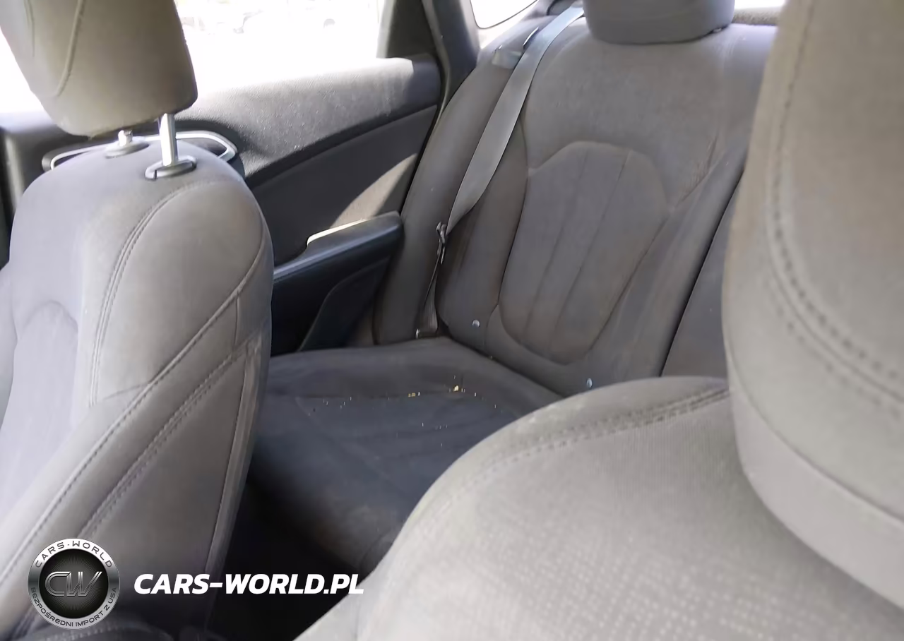 2015 Chrysler 200 Limited VIN:1C3CCCAB5FN616167 - 8