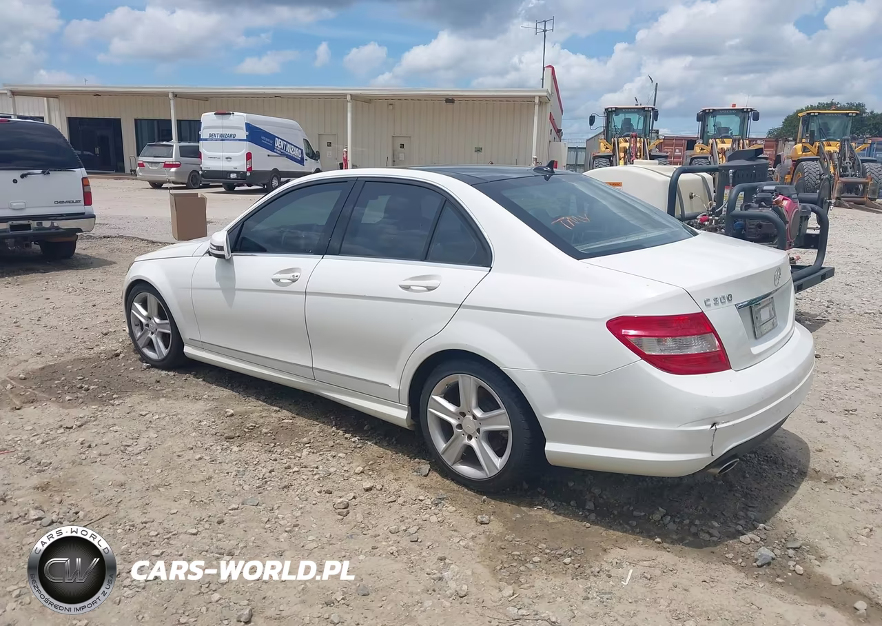 2011 Mercedes-Benz C 300 Sport 4Matic VIN:WDDGF8BB8BR141574 - 3