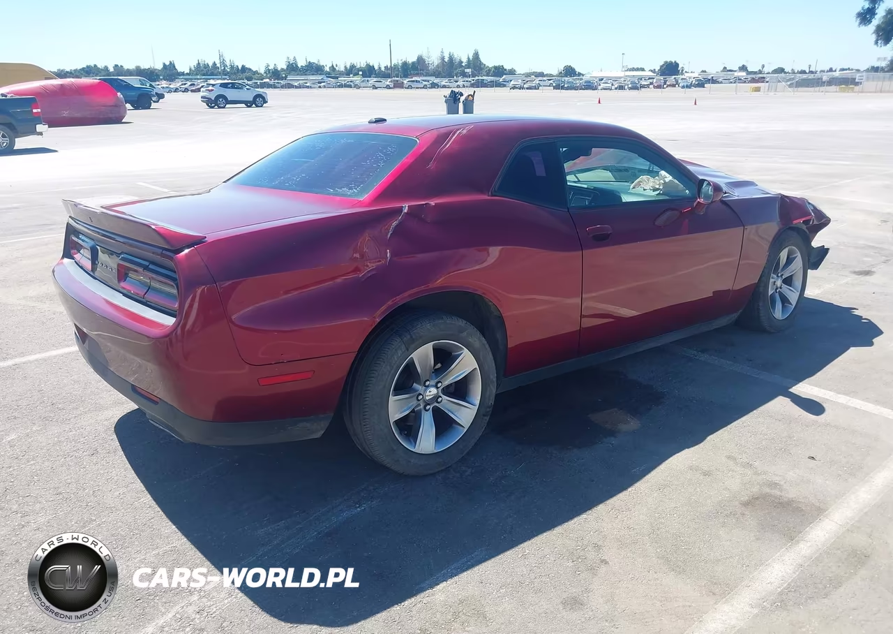 2018 Dodge Challenger Sxt VIN:2C3CDZAG3JH241831 - 4