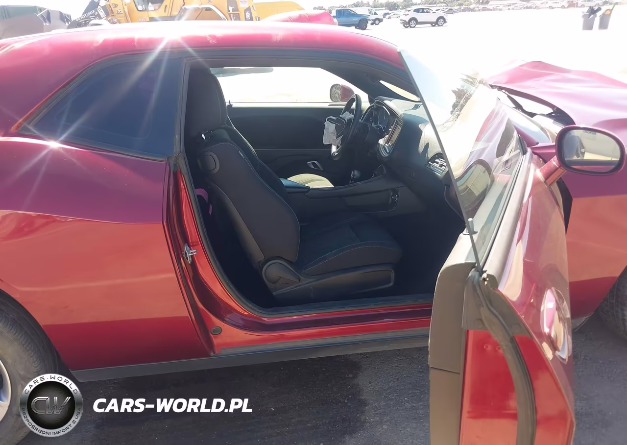2018 Dodge Challenger Sxt VIN:2C3CDZAG3JH241831 - 5