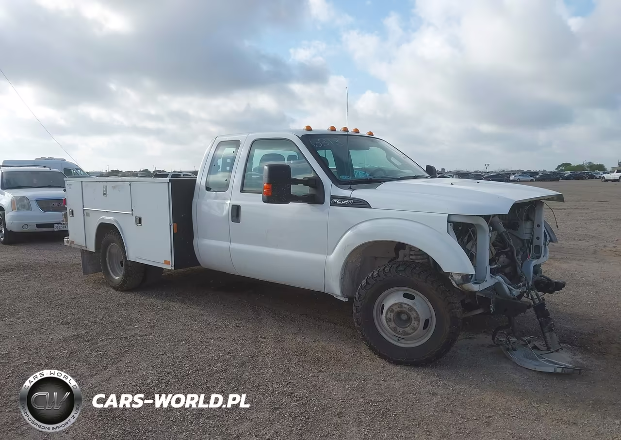 2014 Ford F-350 Chassis Xl