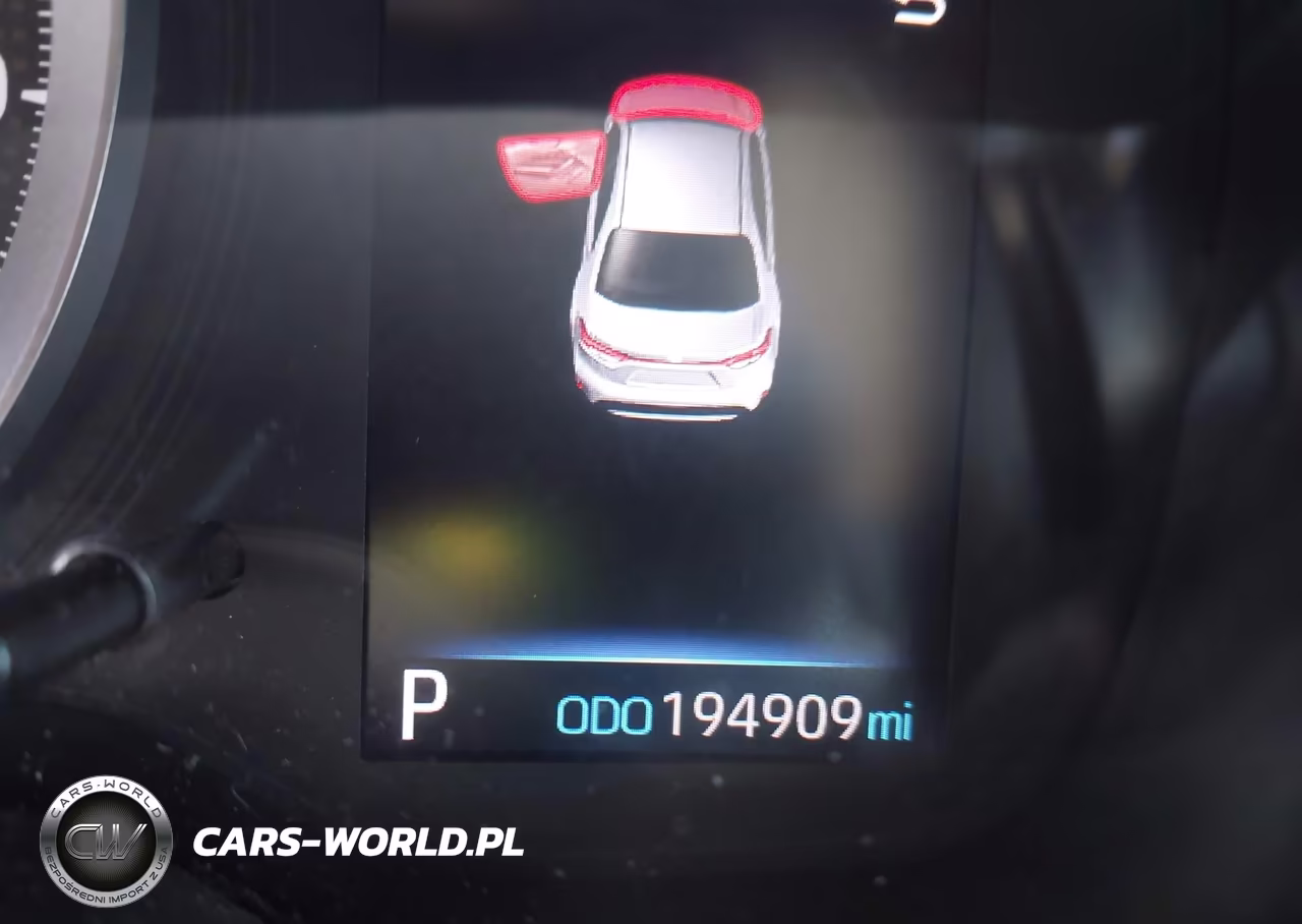 2020 Toyota Corolla Le VIN:5YFEPRAE2LP047959 - 16