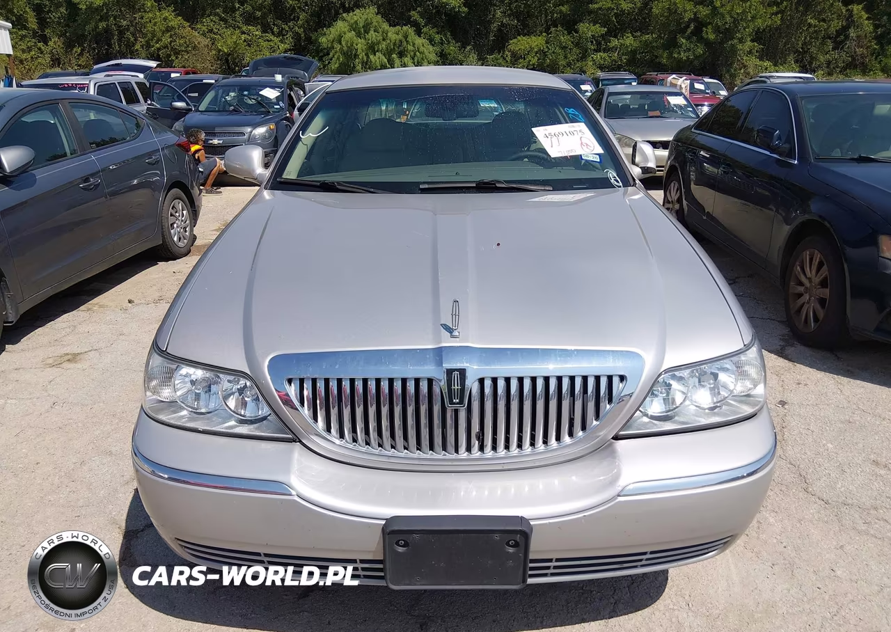 2007 Lincoln Town Car Signature VIN:1LNHM81V67Y617023 - 12