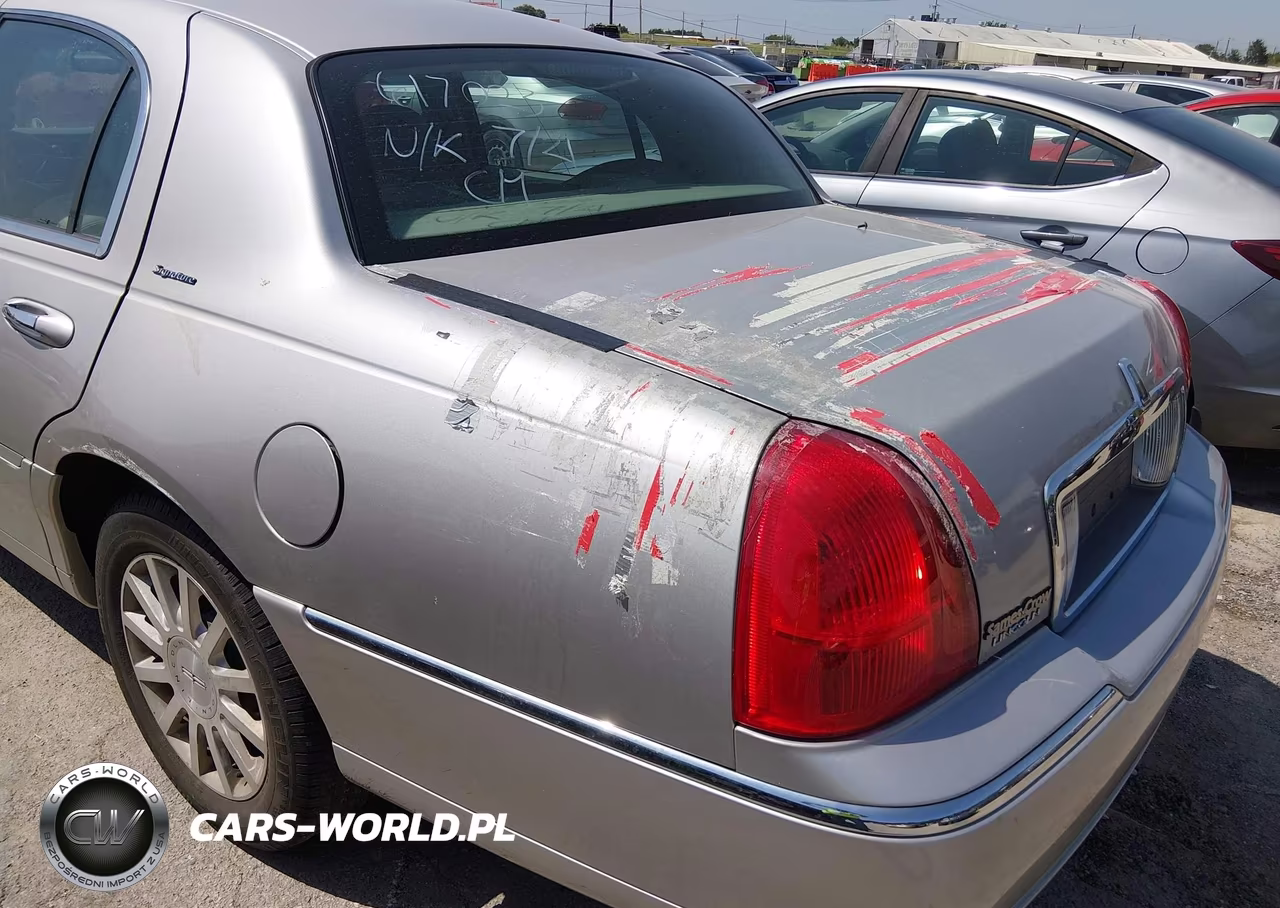 2007 Lincoln Town Car Signature VIN:1LNHM81V67Y617023 - 6
