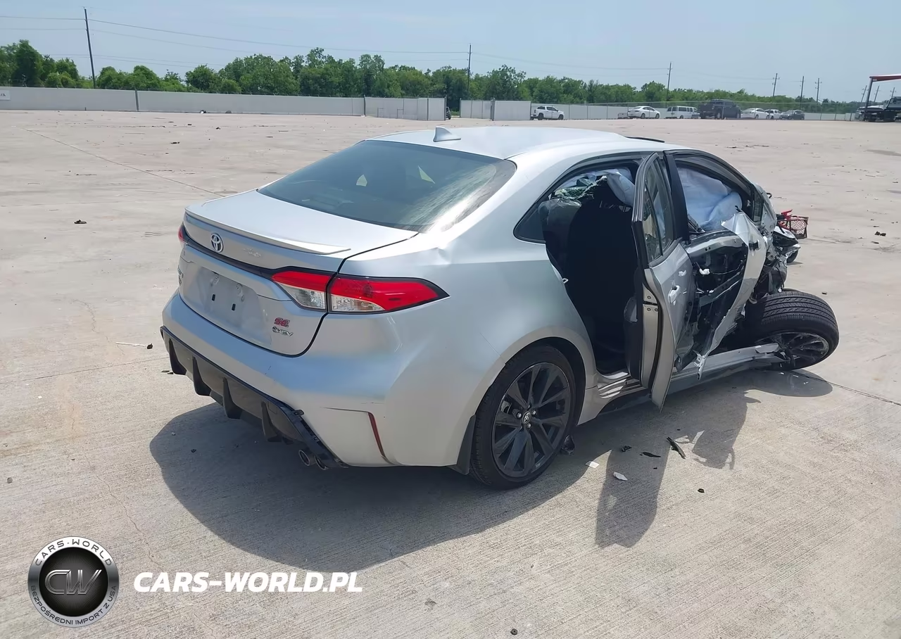 2025 Toyota Corolla Hybrid Se VIN:JTDBCMFE5S3103748 - 4