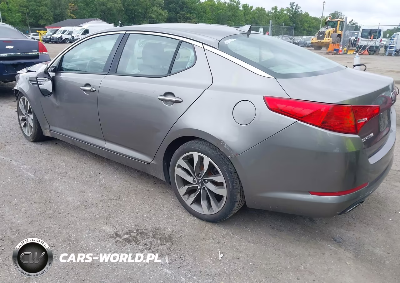 2013 Kia Optima Lx VIN:5XXGM4A75DG123738 - 3