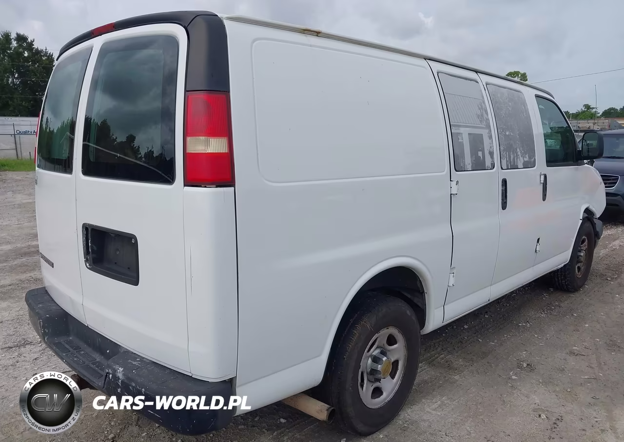 2007 Chevrolet Express Work Van VIN:1GCFG15X071131452 - 4