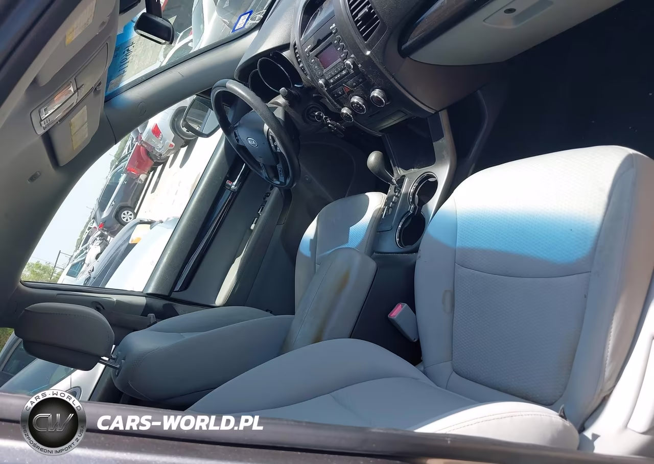 2013 Kia Sorento Lx VIN:5XYKT3A19DG401104 - 5