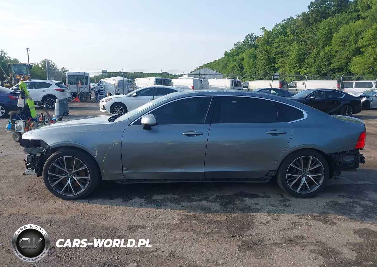 2018 Volvo S90 T6 Momentum VIN:LVY992MK8JP036072 - 15