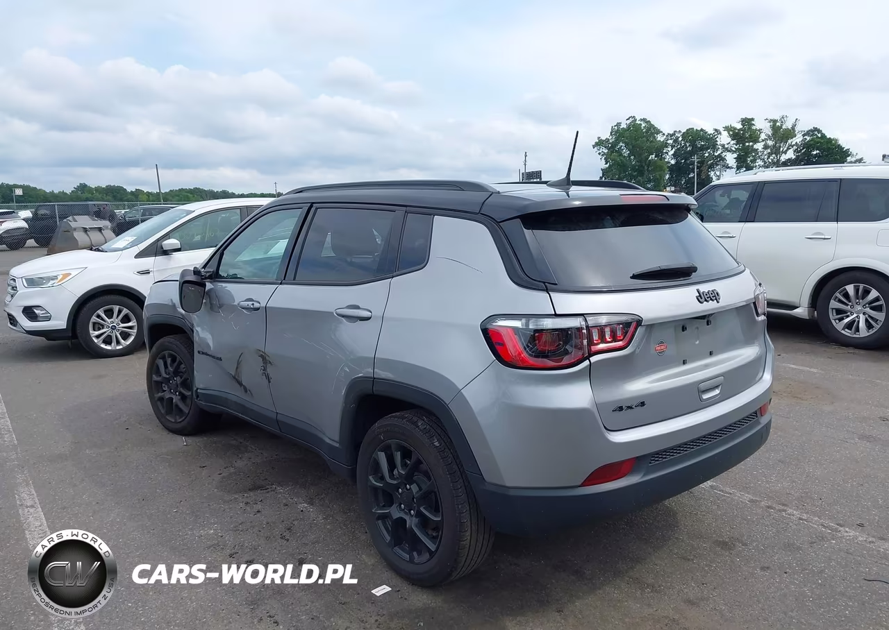 2023 Jeep Compass Altitude 4X4 VIN:3C4NJDBN6PT534376 - 3