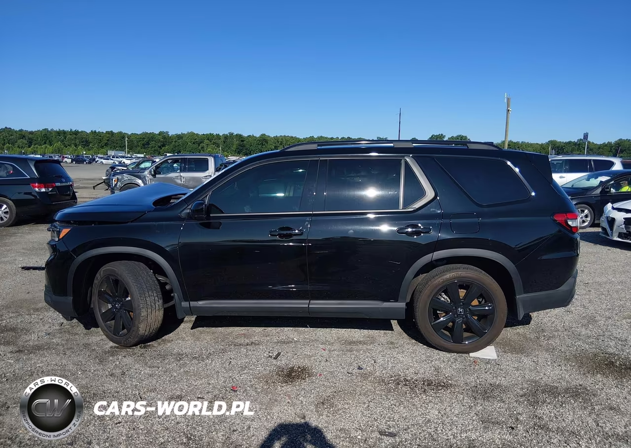 2025 Honda Pilot Black Edition VIN:5FNYG1H97SB160582 - 14