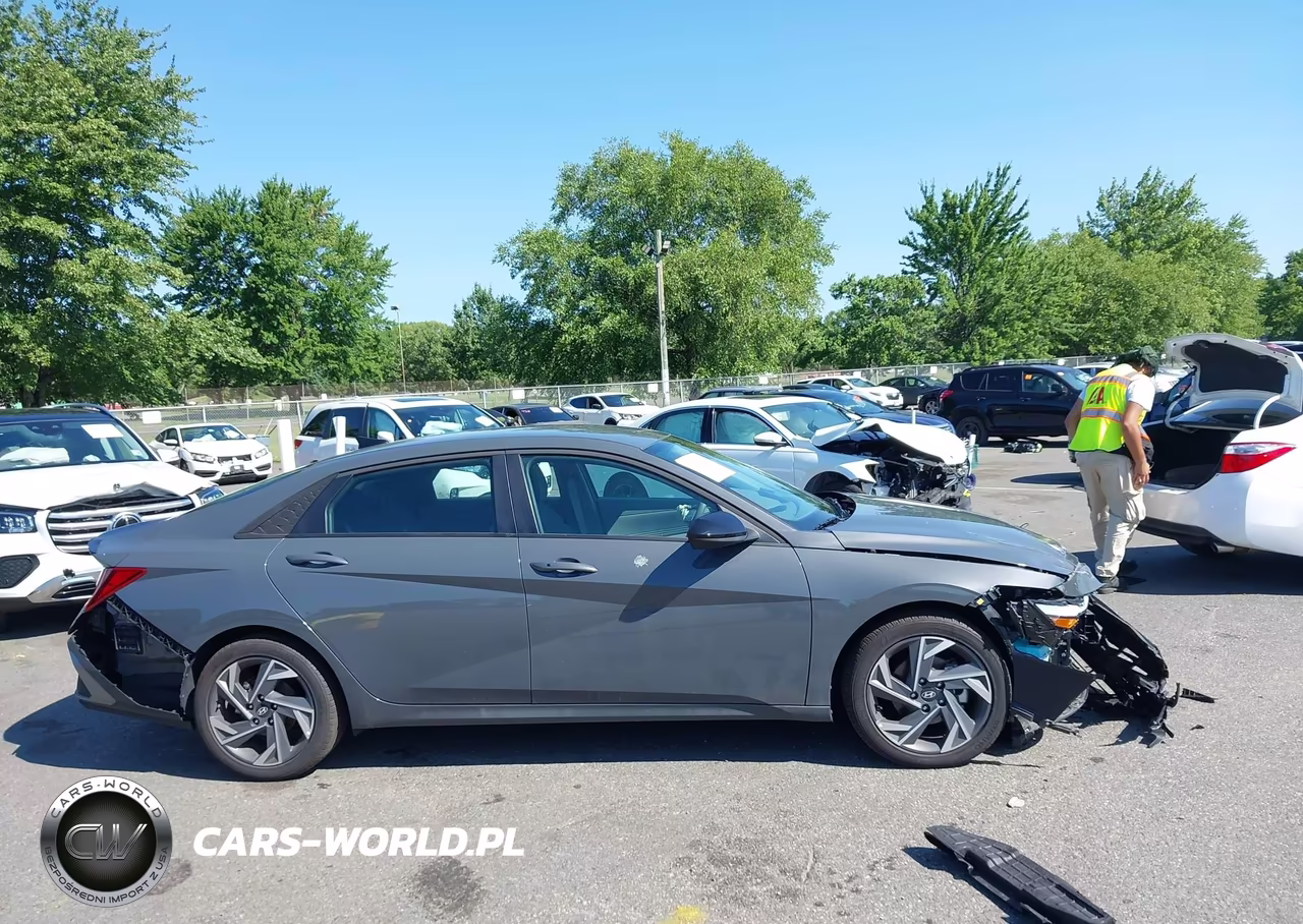 2025 Hyundai Elantra Sel Sport VIN:KMHLM4DG1SU091190 - 13