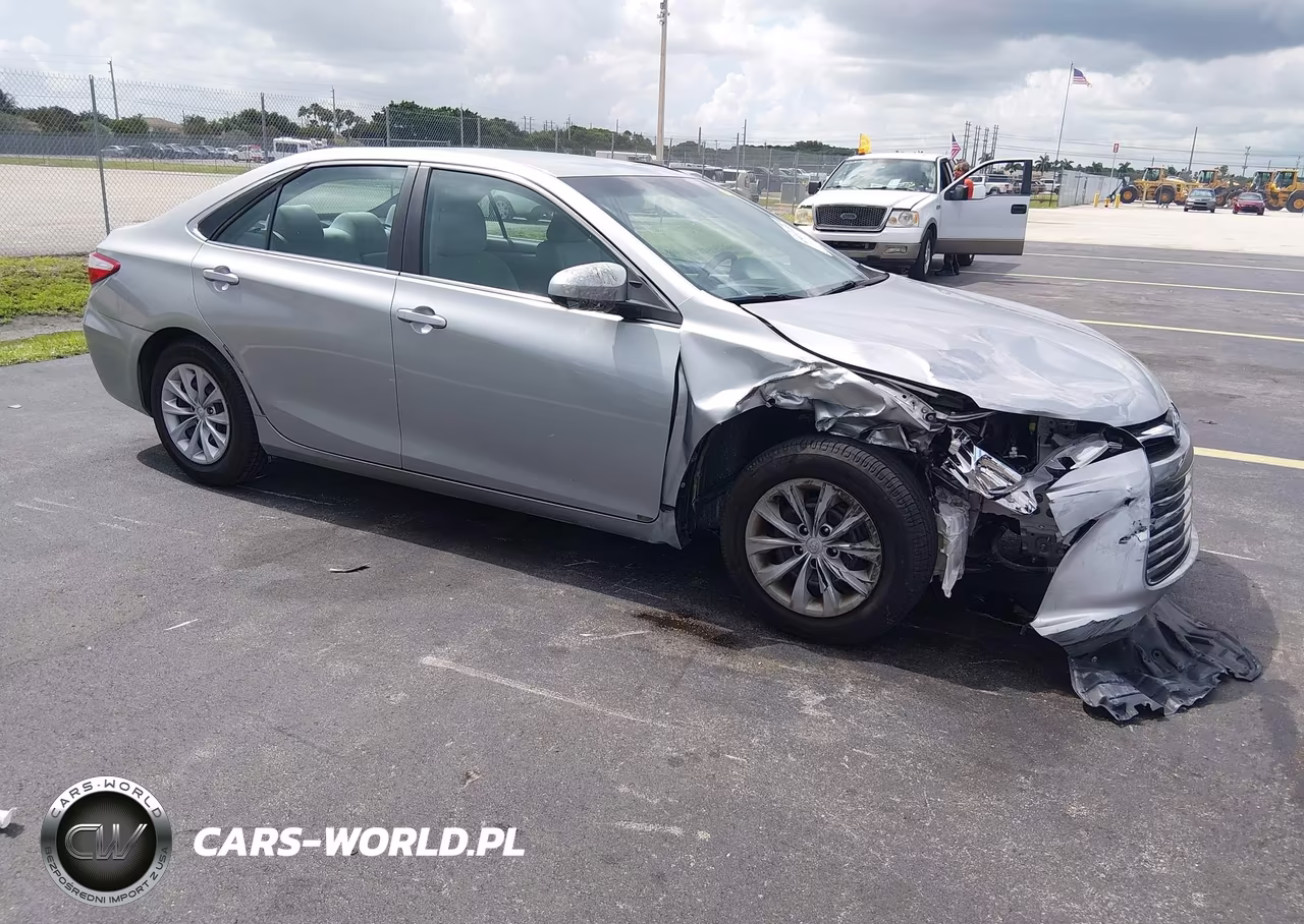 2016 Toyota Camry Le