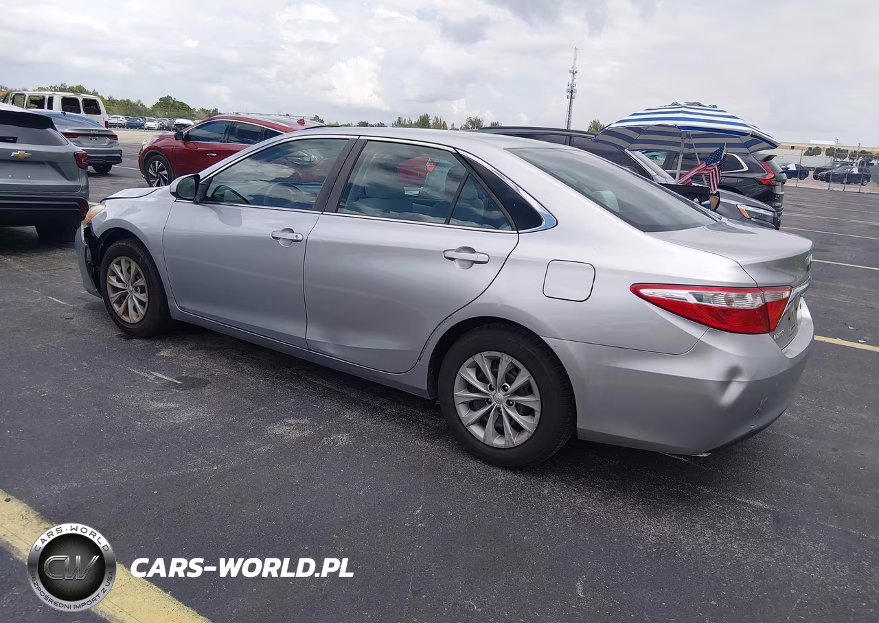 2016 Toyota Camry Le VIN:4T1BF1FK2GU235231 - 3