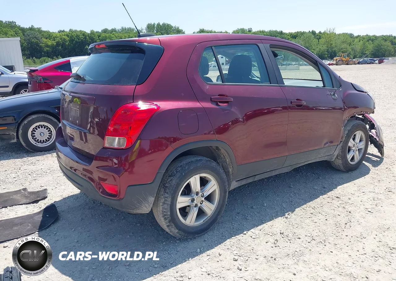 2017 Chevrolet Trax Ls VIN:3GNCJNSB9HL252325 - 4