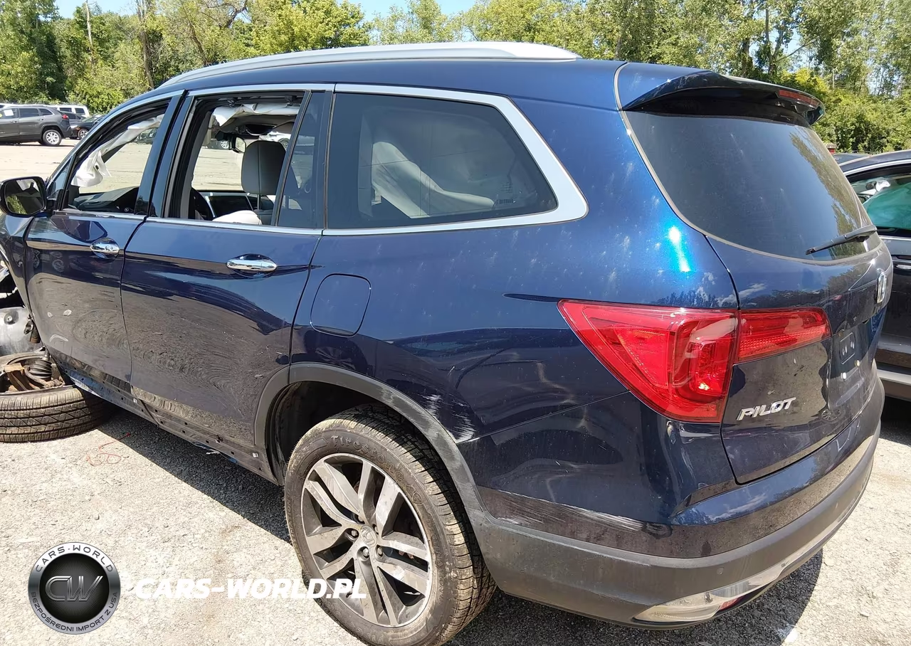 2016 Honda Pilot Touring VIN:5FNYF6H95GB097957 - 3