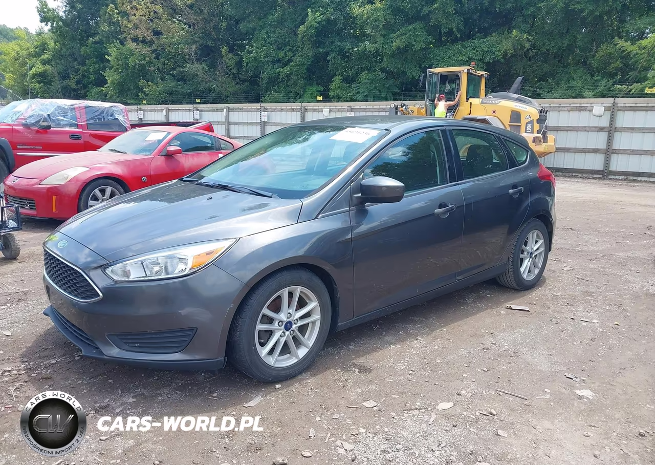 2018 Ford Focus Se VIN:1FADP3K21JL280059 - 2