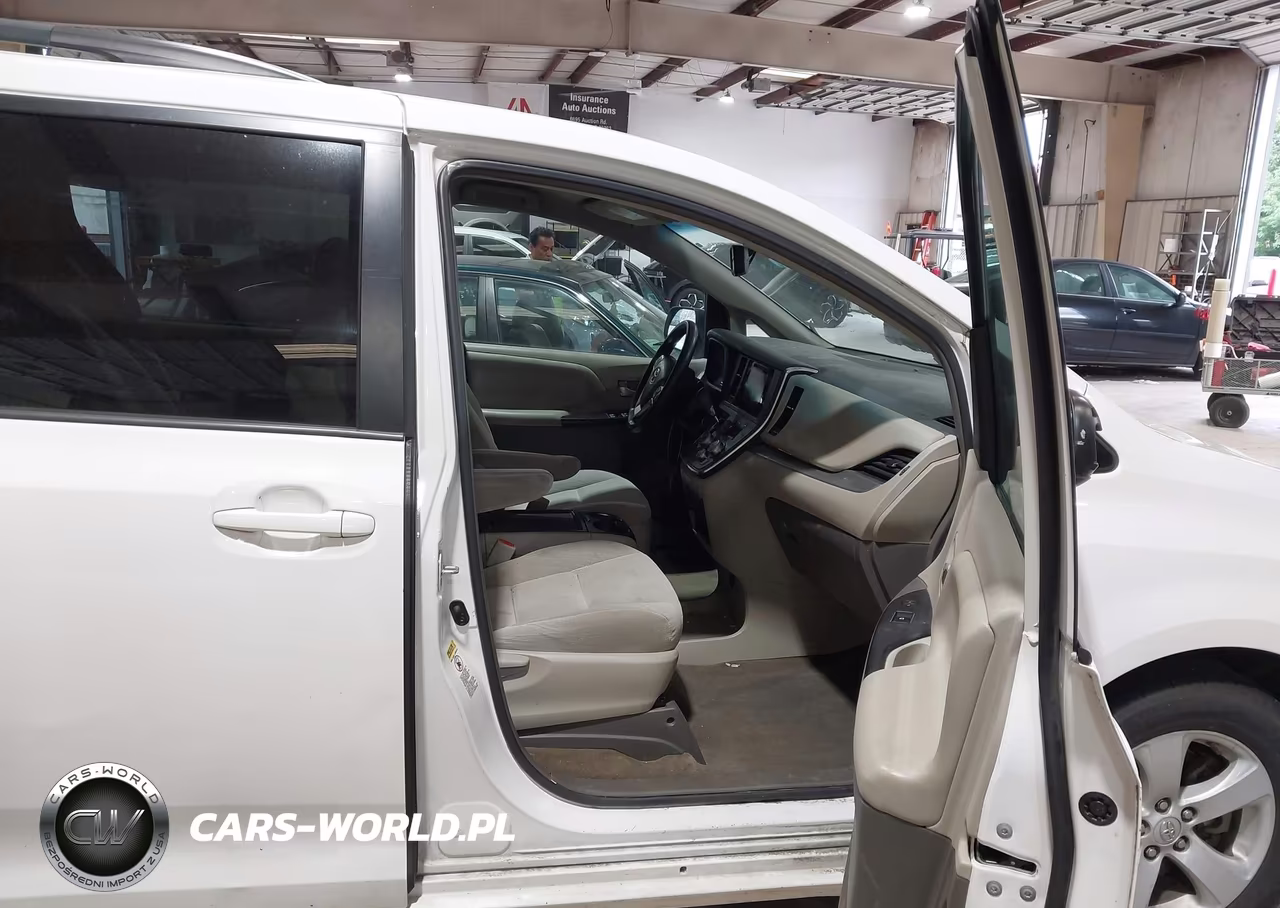 2017 Toyota Sienna Le 8 Passenger VIN:5TDKZ3DC0HS778313 - 5