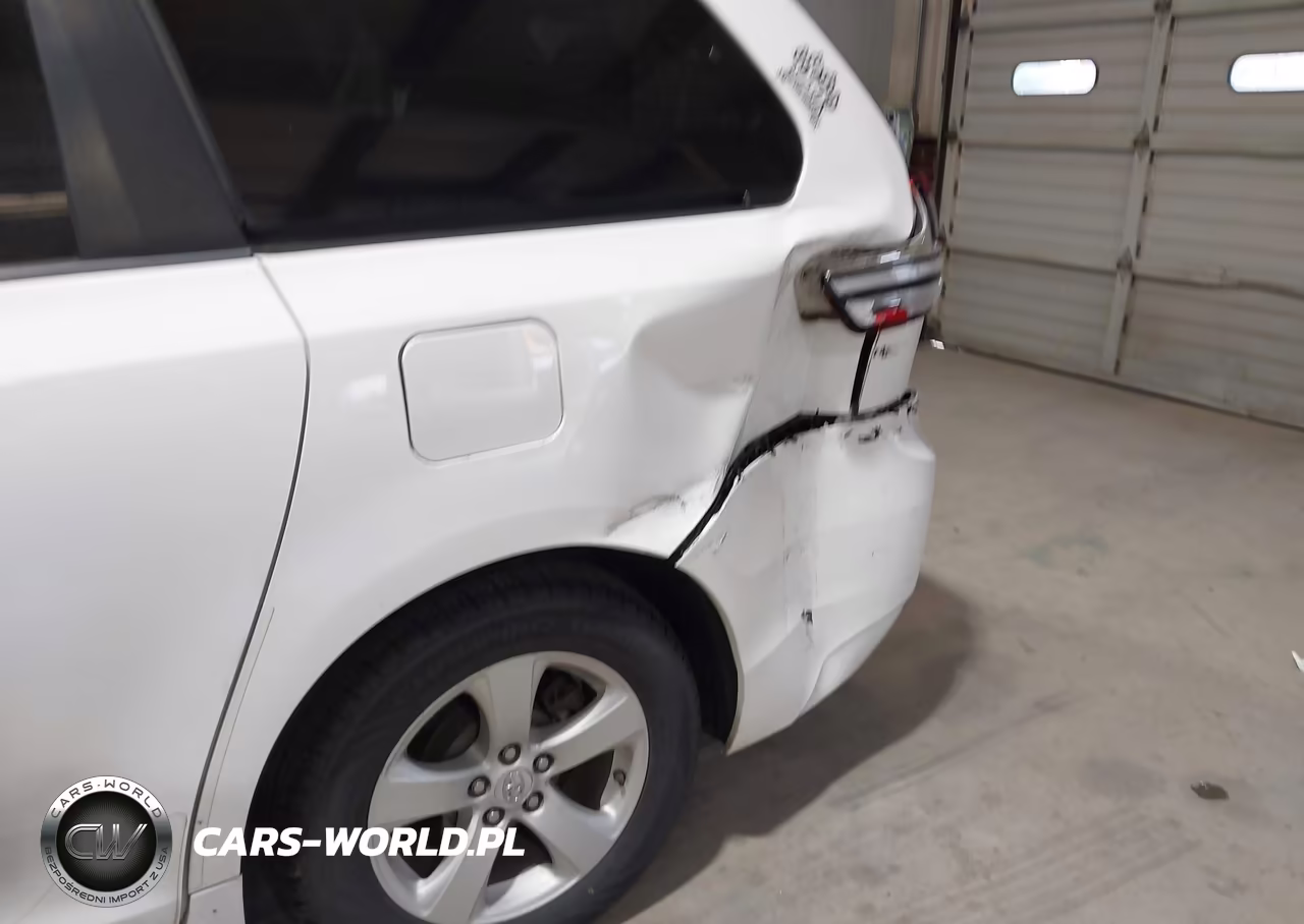 2017 Toyota Sienna Le 8 Passenger VIN:5TDKZ3DC0HS778313 - 6