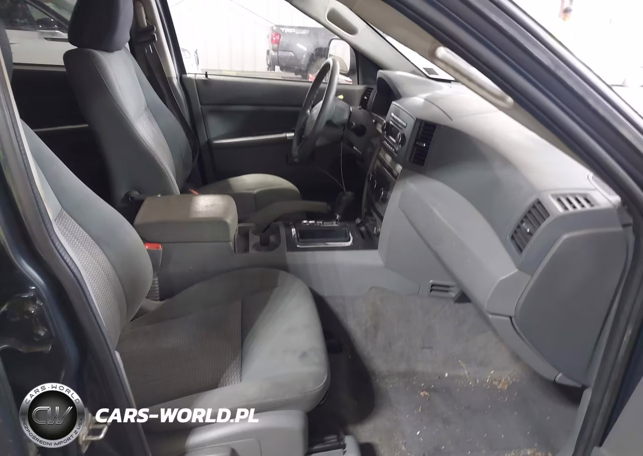 2007 Jeep Grand Cherokee Laredo VIN:1J8GR48K67C675001 - 5