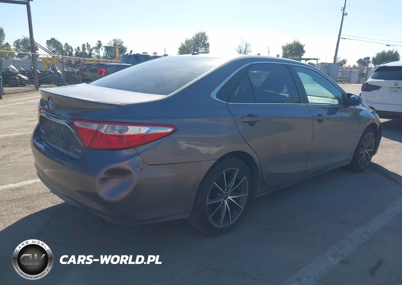 2015 Toyota Camry Xse VIN:4T1BF1FK2FU963758 - 4