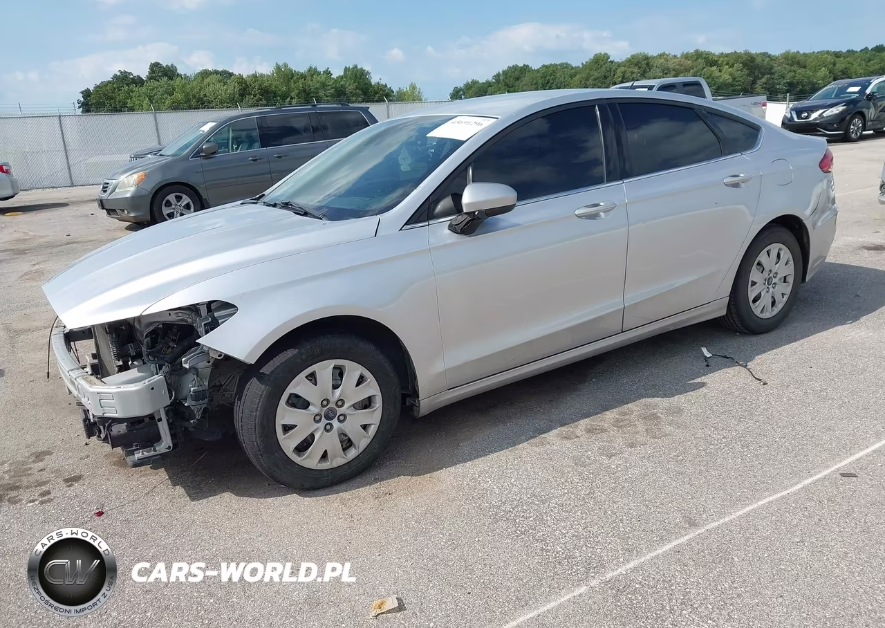 2019 Ford Fusion S VIN:3FA6P0G74KR130428 - 2