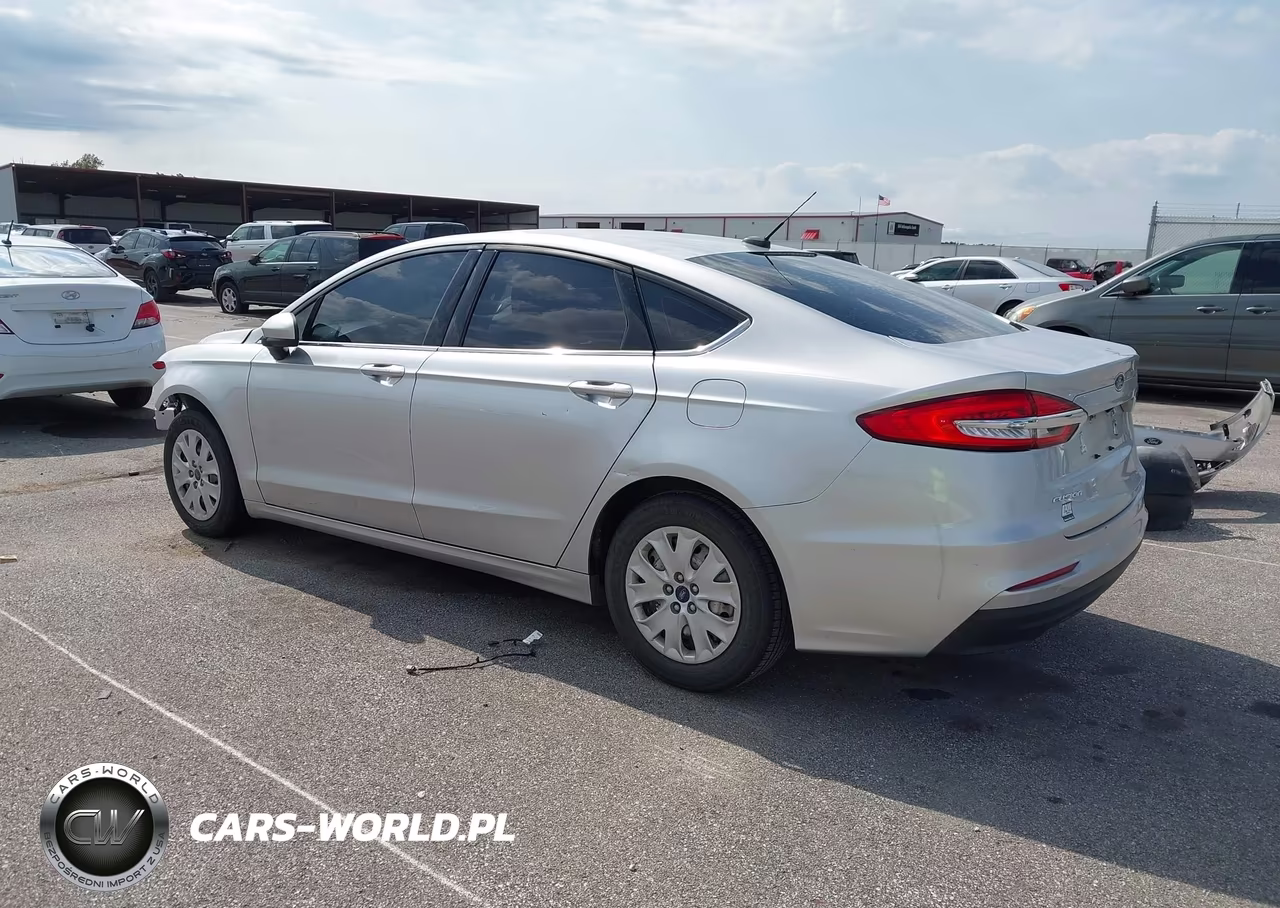 2019 Ford Fusion S VIN:3FA6P0G74KR130428 - 3