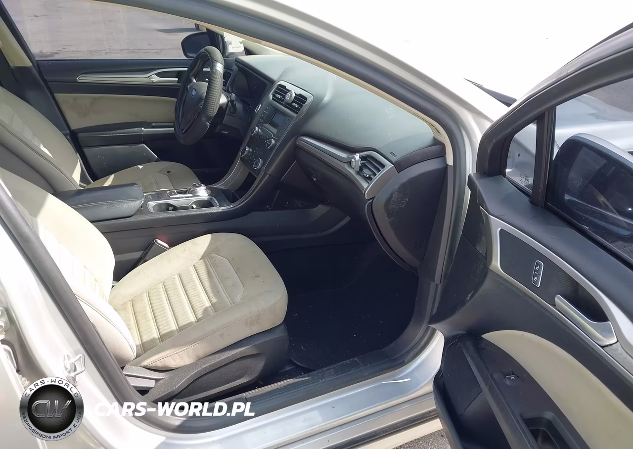 2019 Ford Fusion S VIN:3FA6P0G74KR130428 - 5
