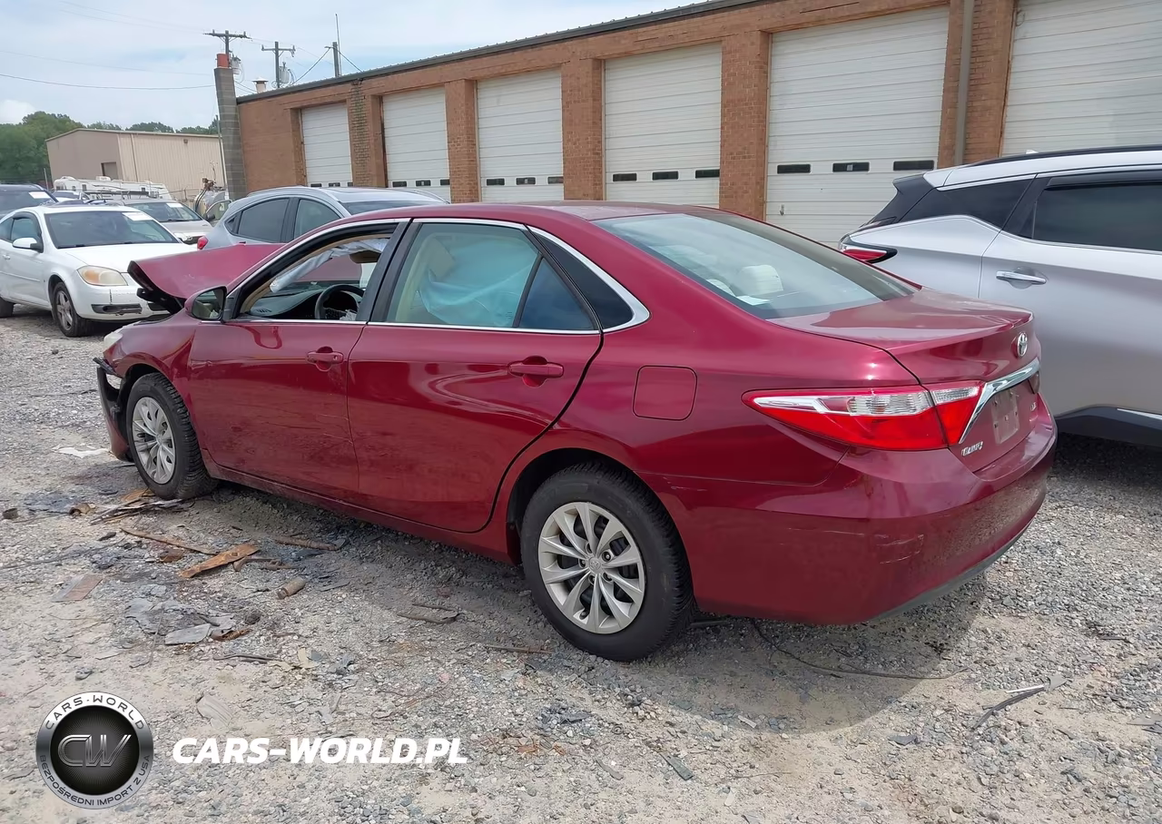 2015 Toyota Camry Le VIN:4T1BF1FK3FU903276 - 3