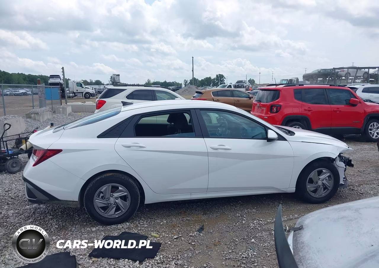 2026 Hyundai Elantra Se VIN:KMHLL4DG1TU207203 - 14