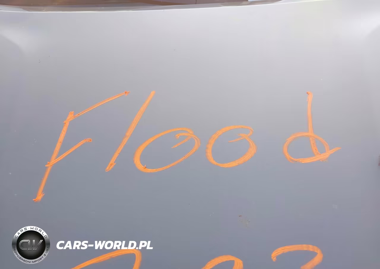 2020 Toyota Camry Le Hybrid VIN:4T1C31AK0LU530116 - 14