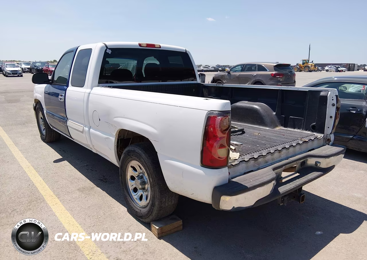 2004 Chevrolet Silverado 1500 Ls VIN:1GCEC19TX4Z173669 - 3
