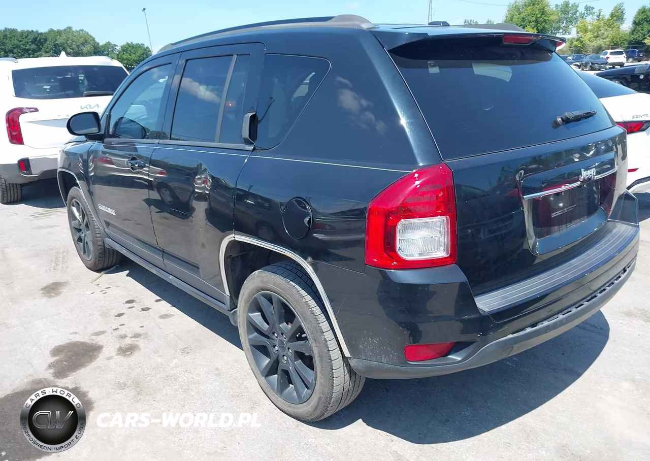 2012 Jeep Compass Latitude VIN:1C4NJCEA0CD692344 - 3