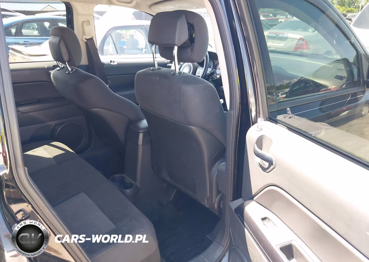 2012 Jeep Compass Latitude VIN:1C4NJCEA0CD692344 - 8