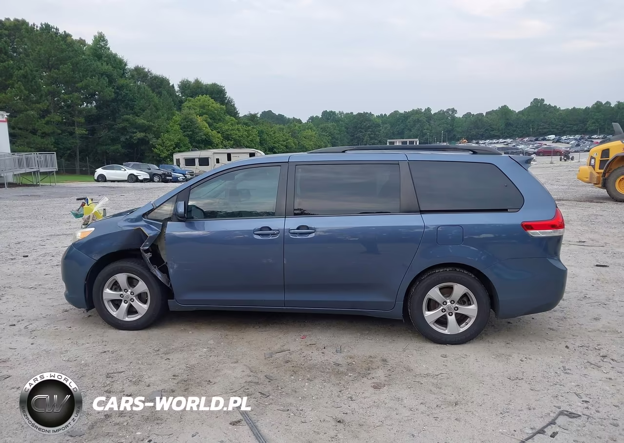 2014 Toyota Sienna Le V6 8 Passenger VIN:5TDKK3DCXES525659 - 14