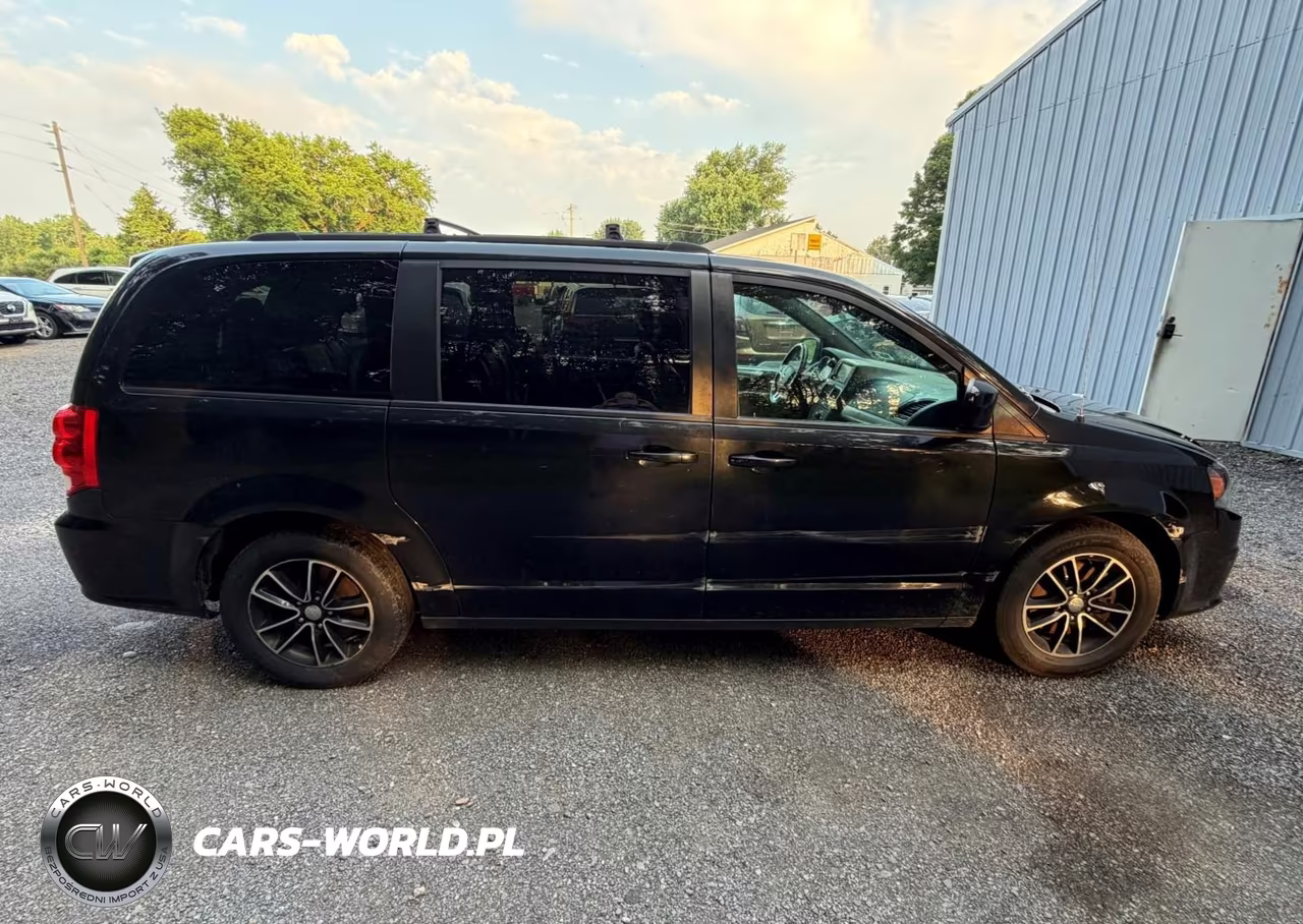2018 Dodge Grand Caravan Gt VIN:2C4RDGEG3JR344438 - 13