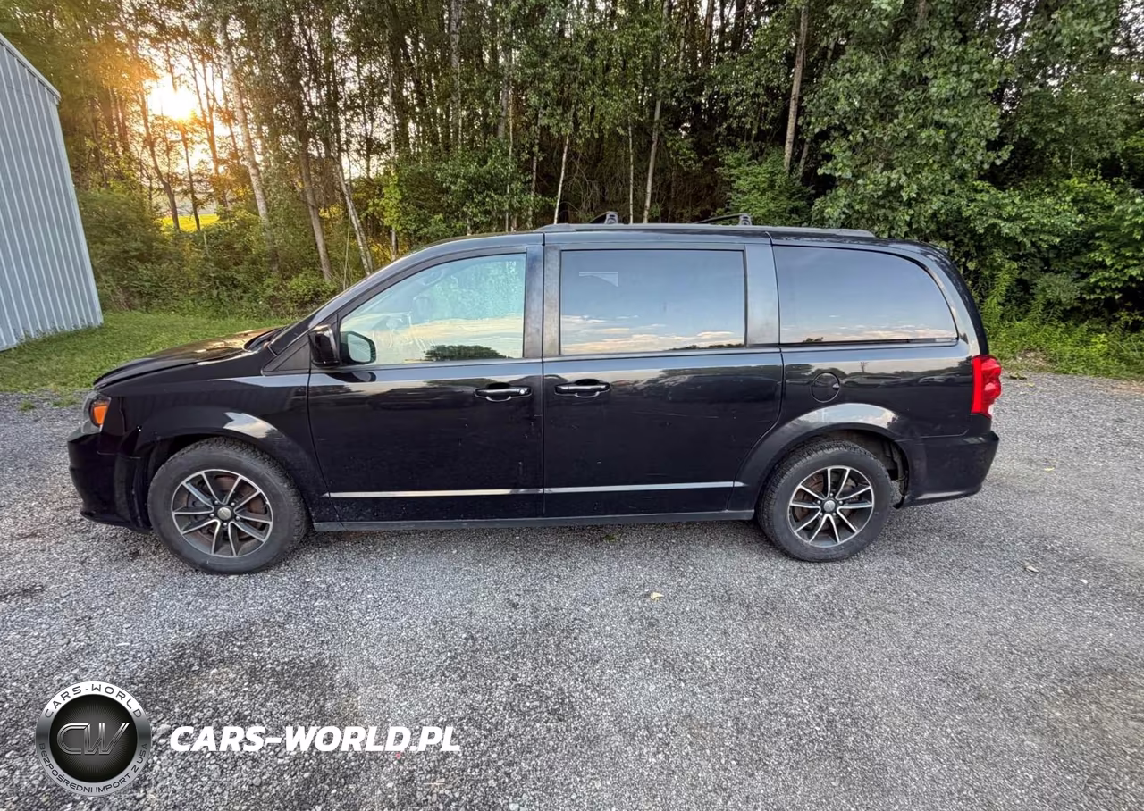 2018 Dodge Grand Caravan Gt VIN:2C4RDGEG3JR344438 - 14