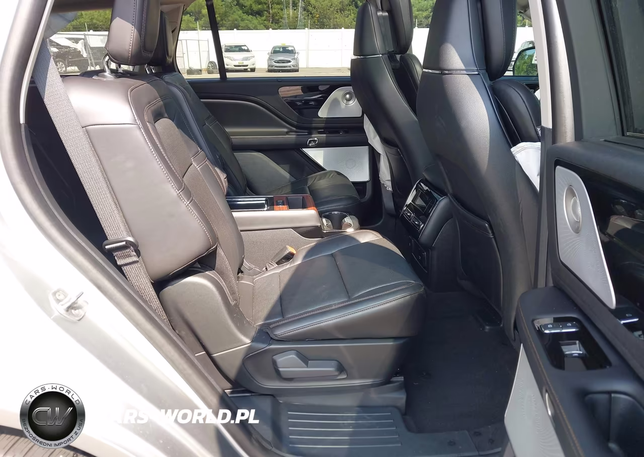 2023 Lincoln Aviator Reserve VIN:5LM5J7XC5PGL27869 - 8
