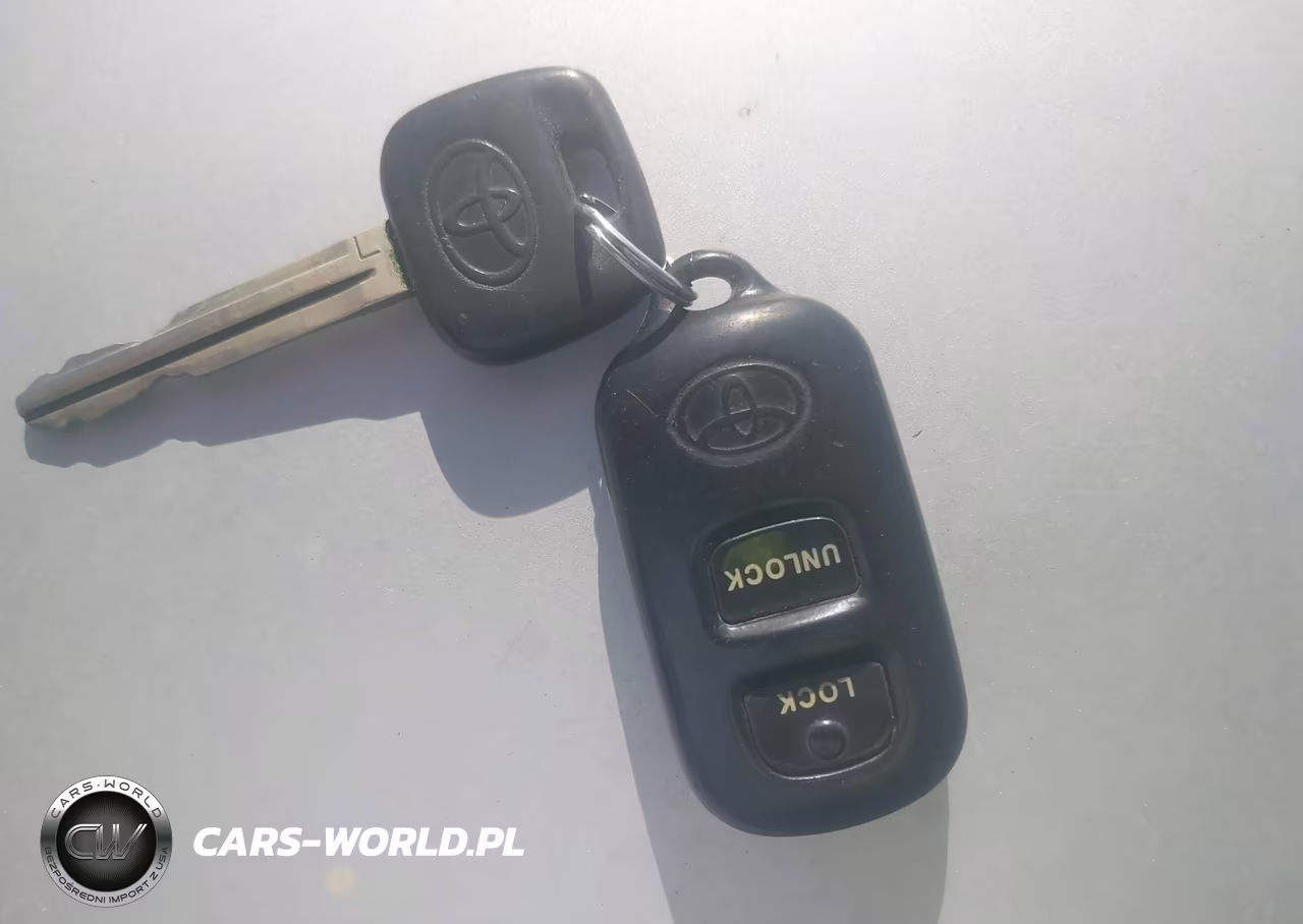 2000 Toyota Camry Le VIN:JT2BG22K1Y0505595 - 11