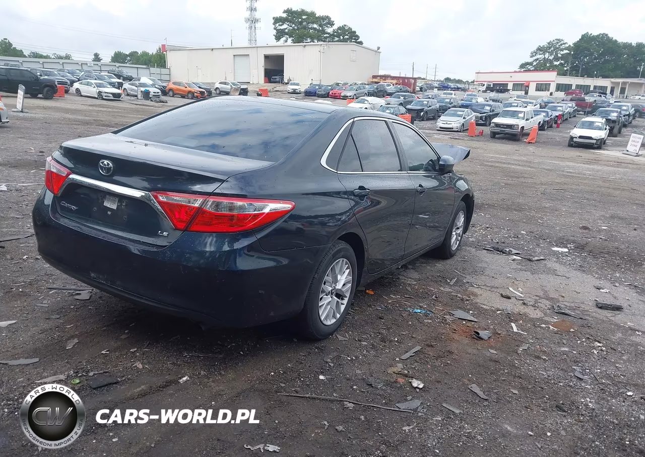 2017 Toyota Camry Le VIN:4T1BF1FK2HU714668 - 4