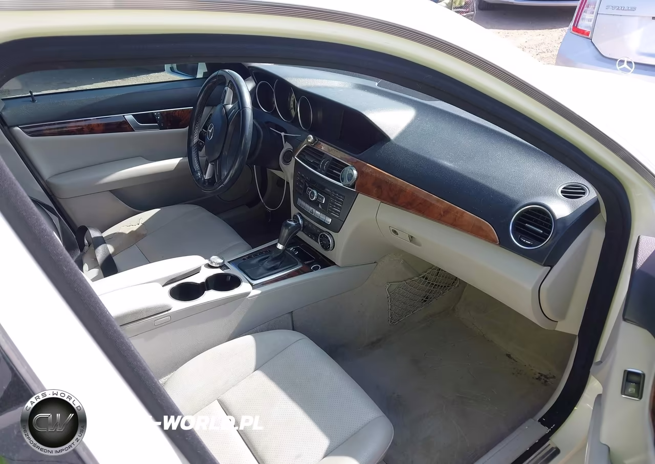 2012 Mercedes-Benz C 250 Luxury VIN:WDDGF4HB9CR222469 - 5