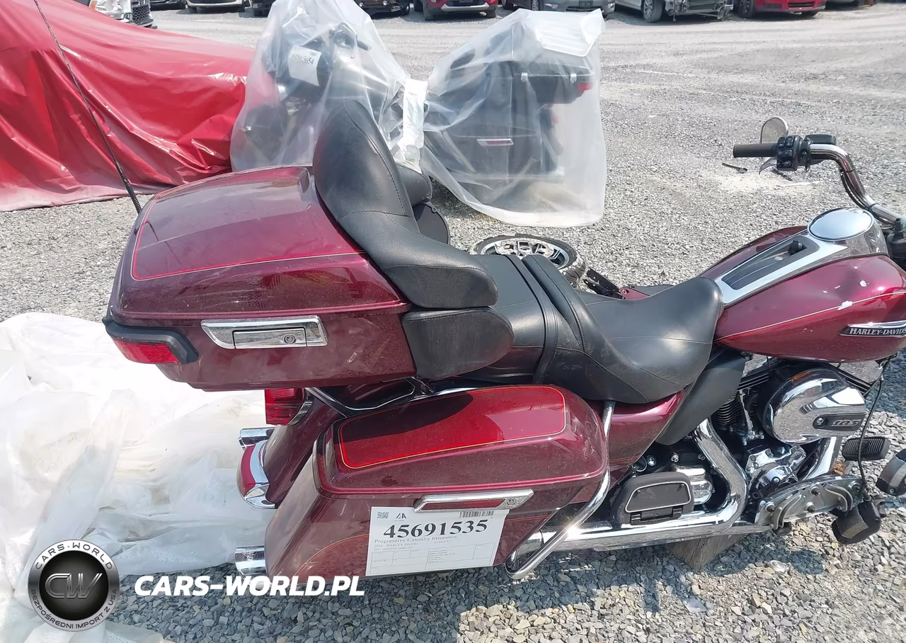 2016 Harley-Davidson Flhtcu Ultra Classic Electra Gld VIN:1HD1FCM12GB691410 - 4